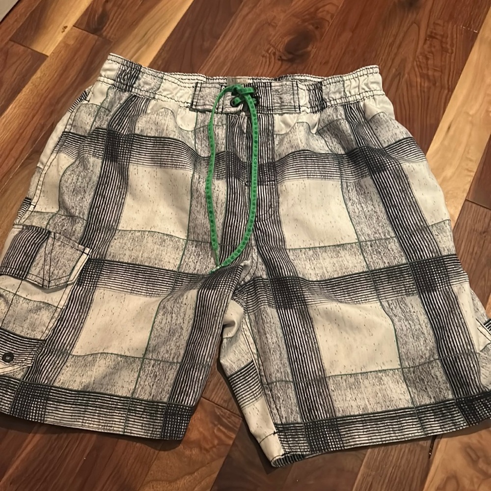 Size medium swim tanks !